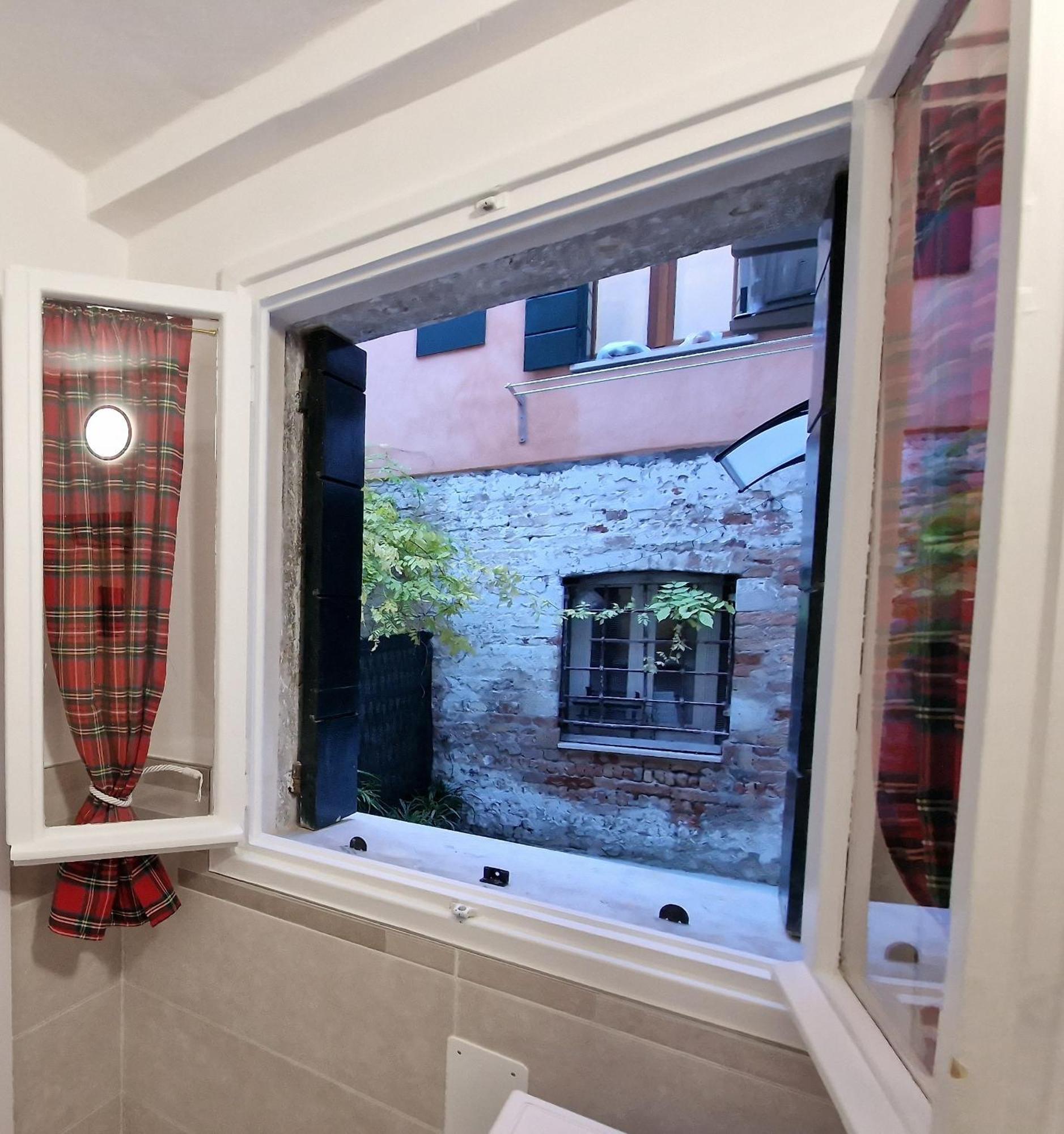 Veneziacentopercento La Forcola Apartment, Next To Rialto Bridge Esterno foto